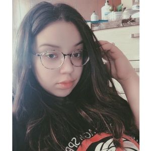 Meet your Posher, Thalia